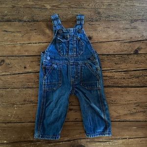 Vintage Oshkosh B’gosh denim overalls (6 mons)